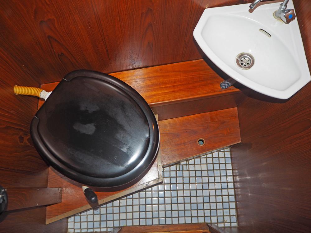 Aft cabin, Accommodation